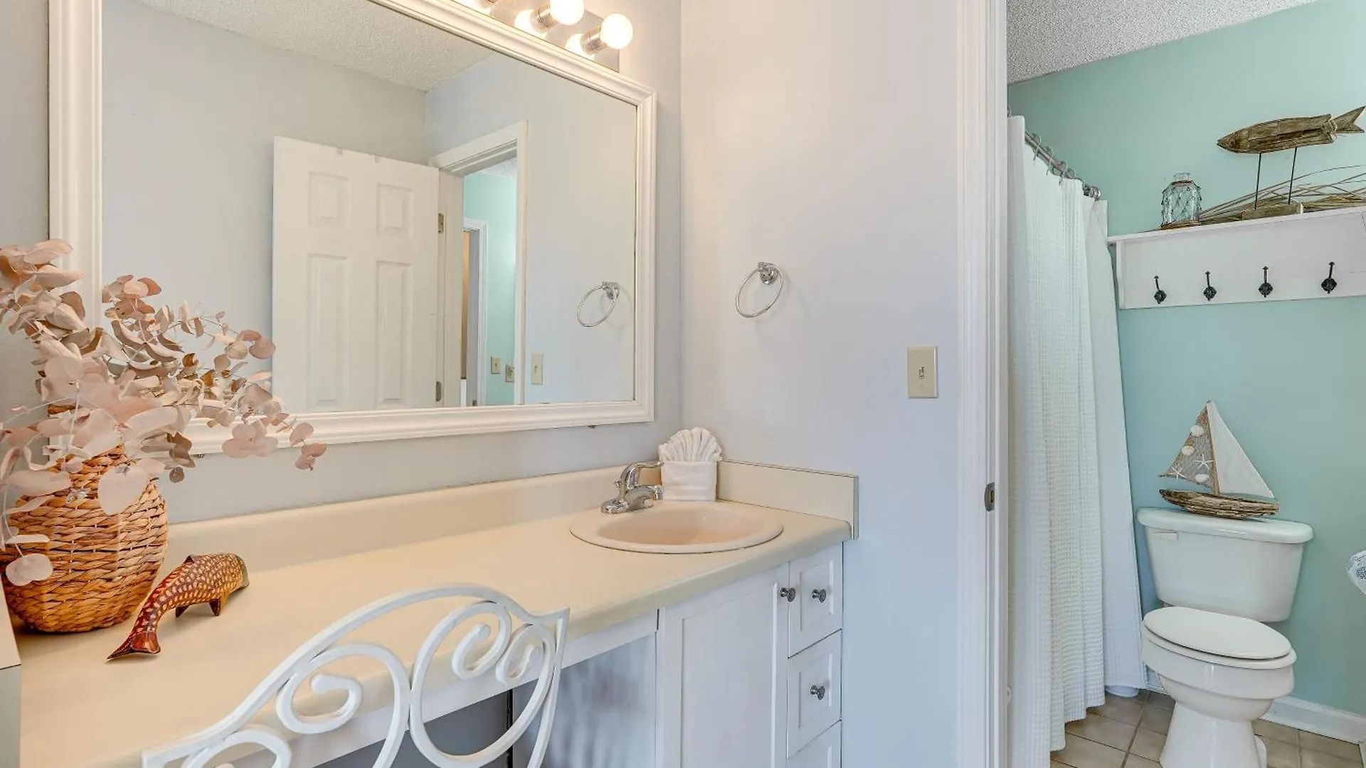 Apartment Breezy Pcb Retreat With Balcony - Walk To Beach! Panama City Beach