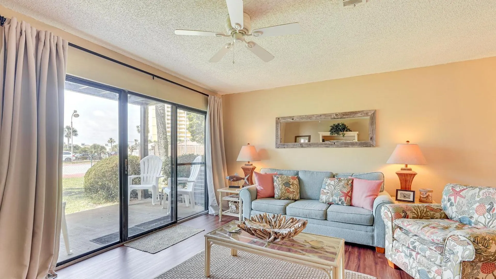 Breezy Pcb Retreat With Balcony - Walk To Beach! Panama City Beach Apartment