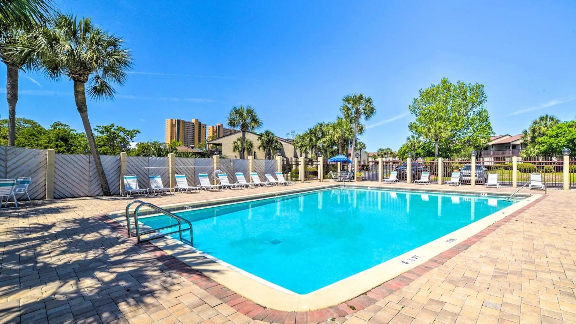 Breezy Pcb Retreat With Balcony - Walk To Beach! Panama City Beach